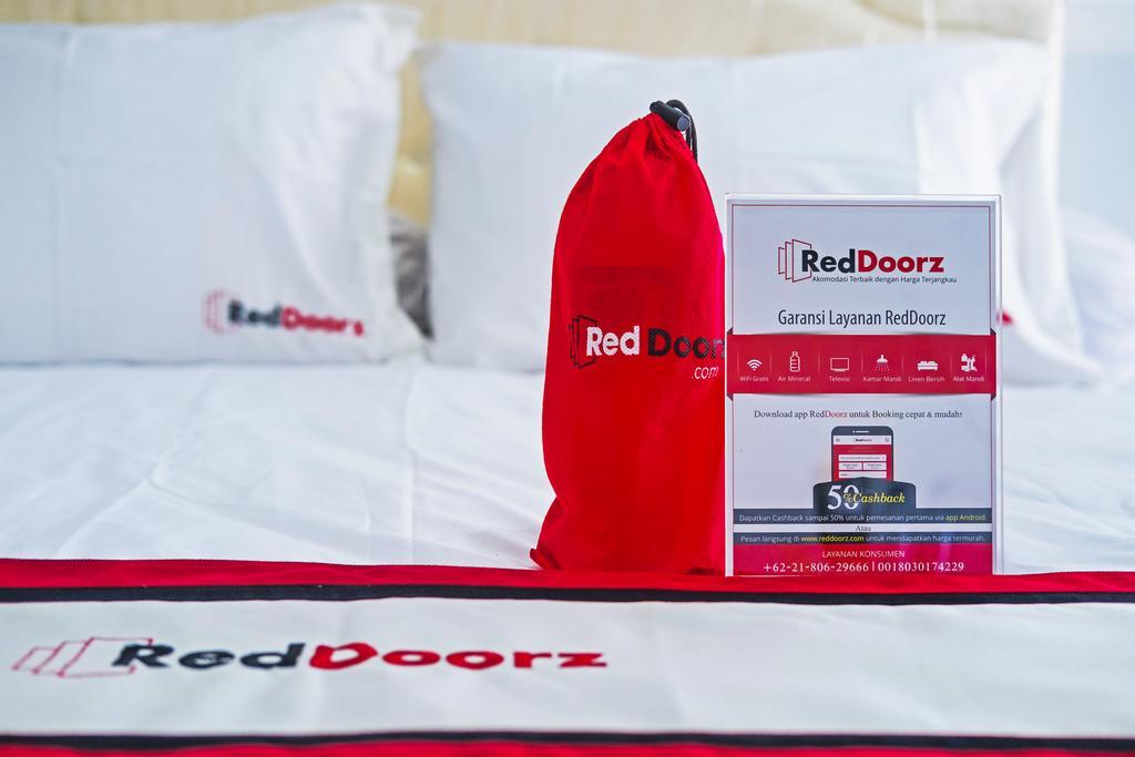 Hotel Reddoorz Near Gejayan Kejayan Exteriér fotografie